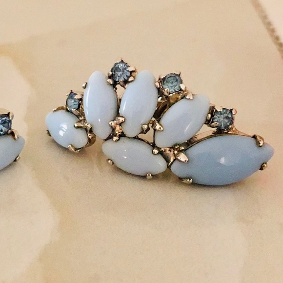 Blue Deco Signed Rhinestone Vintage Earrings - Picture 13 of 17